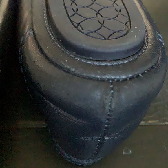 Tommy Bahama Athens Navy Blue Slip-on Flats - Picture 12 of 13